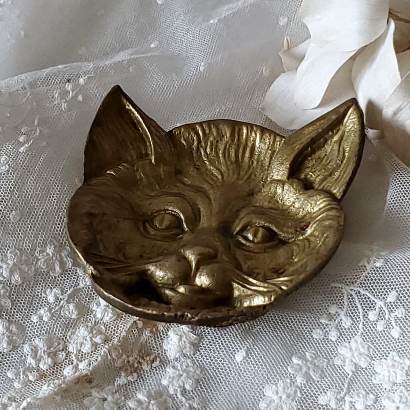 猫の顔のトレイ | リボンときどきネコ