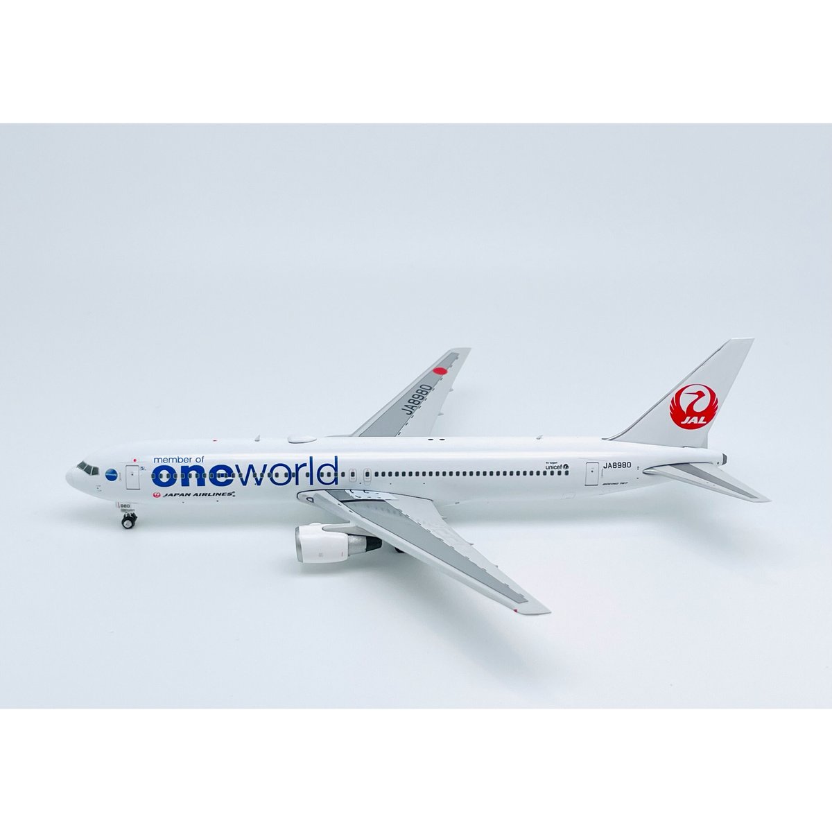 非売品・新商品情報】1/400 767-300 JAL「ワンワールド塗装」 JA8