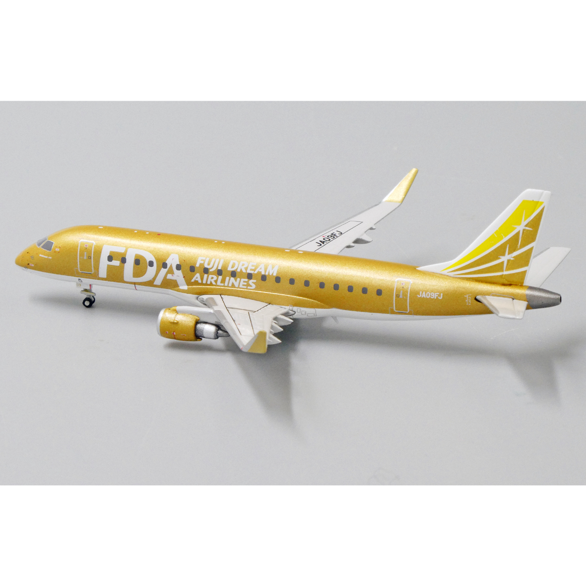 非売品・新商品情報】1/400 ERJ-175 フジドリームエアライ