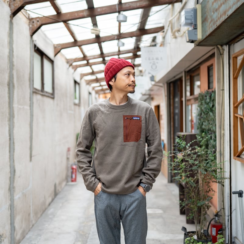 パタゴニア メンズ・R1エア・クルー Oar Tan Mサイズ こんなテクニカル