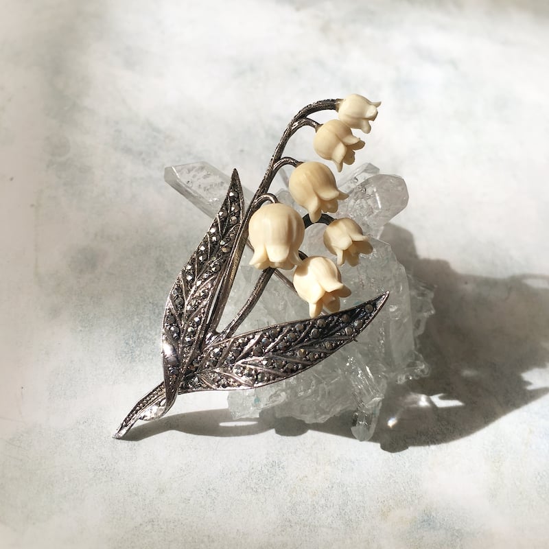 ドイツ製 すずらんのヴィンテージブローチ/silver925×オックスボーン