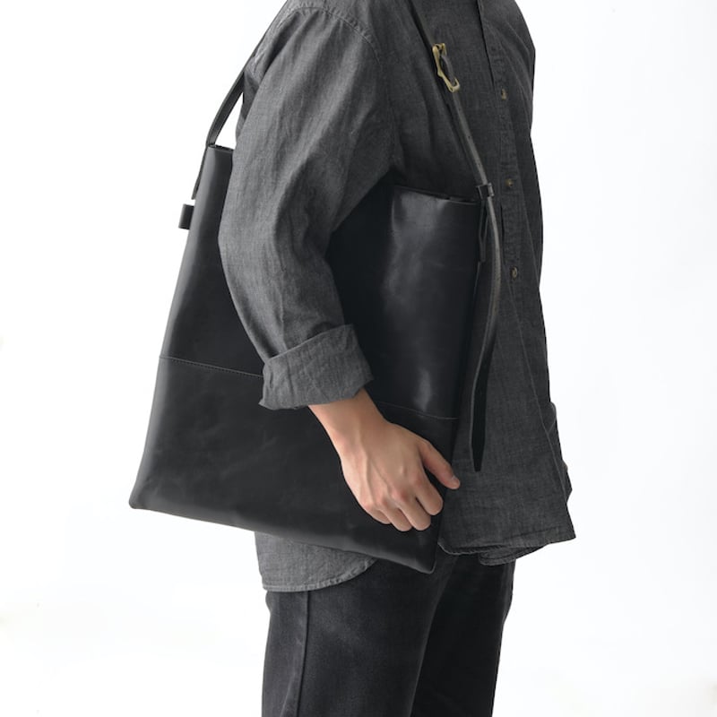 レザーショルダーバッグ（2WAY）／ブラック | gr.