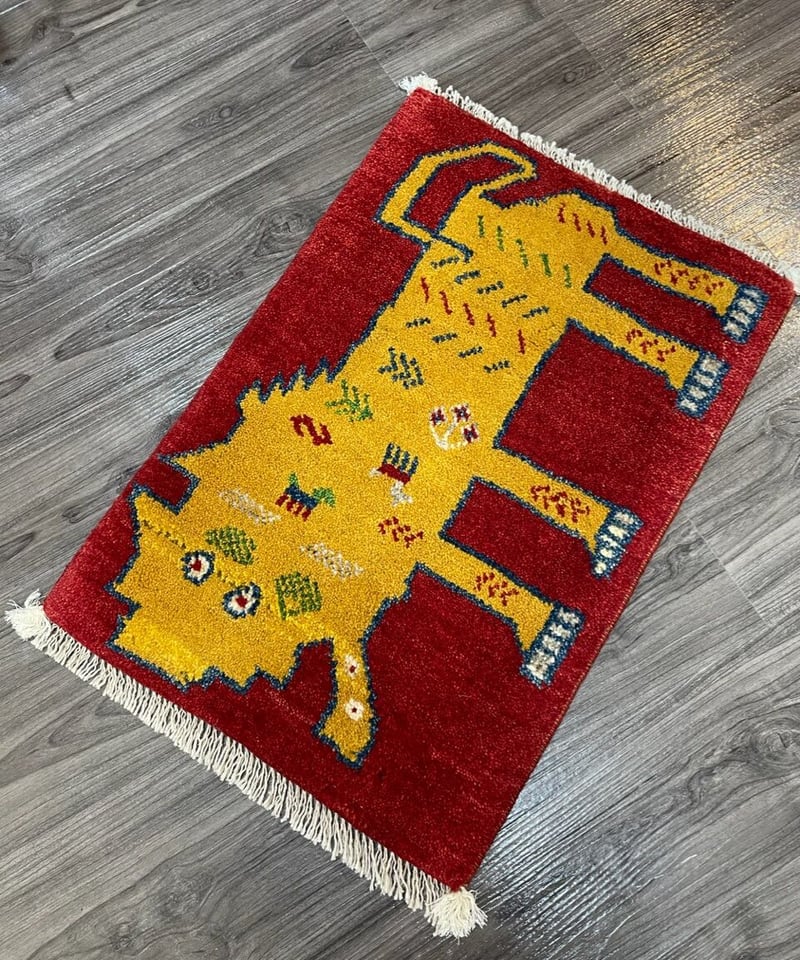 新品 ペルシャ絨毯 手織り ギャッベ 60×42cm 茜色 ライオン 山羊 生命