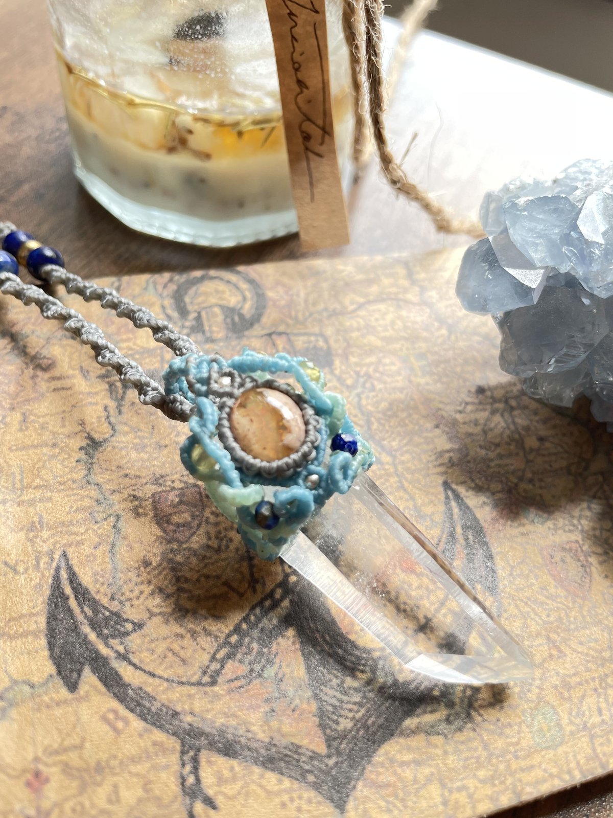 カンテラオパール×クォーツ マクラメペンダント クリスタルポイント