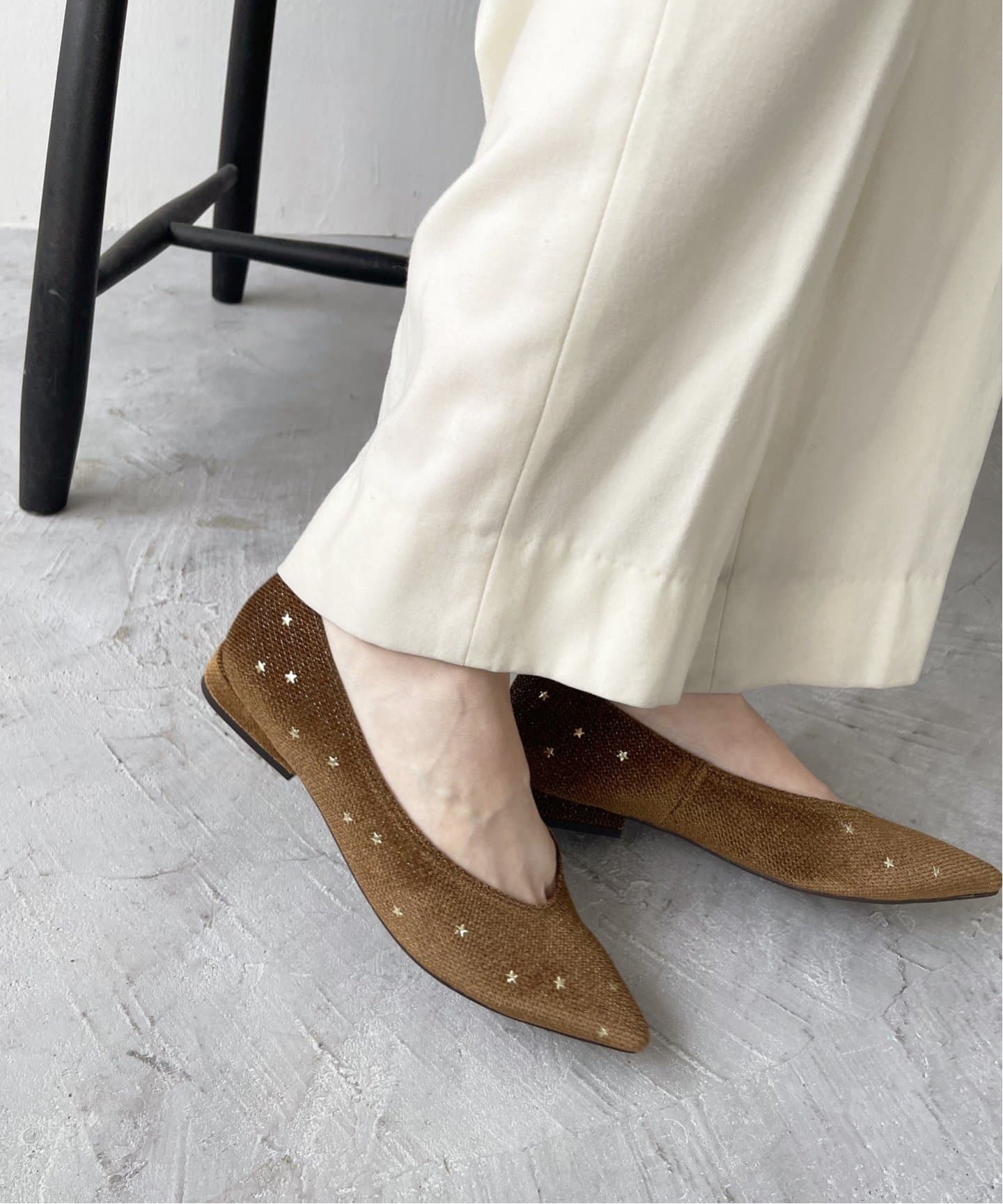 ポインテッドスタースタッズフラット（フラットシューズ）｜LE TALON