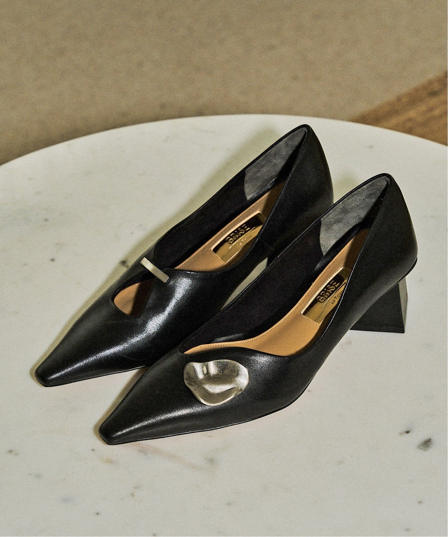 GRISE5cmレザーARTYアシメカットパンプス（パンプス）｜LE TALON（ル