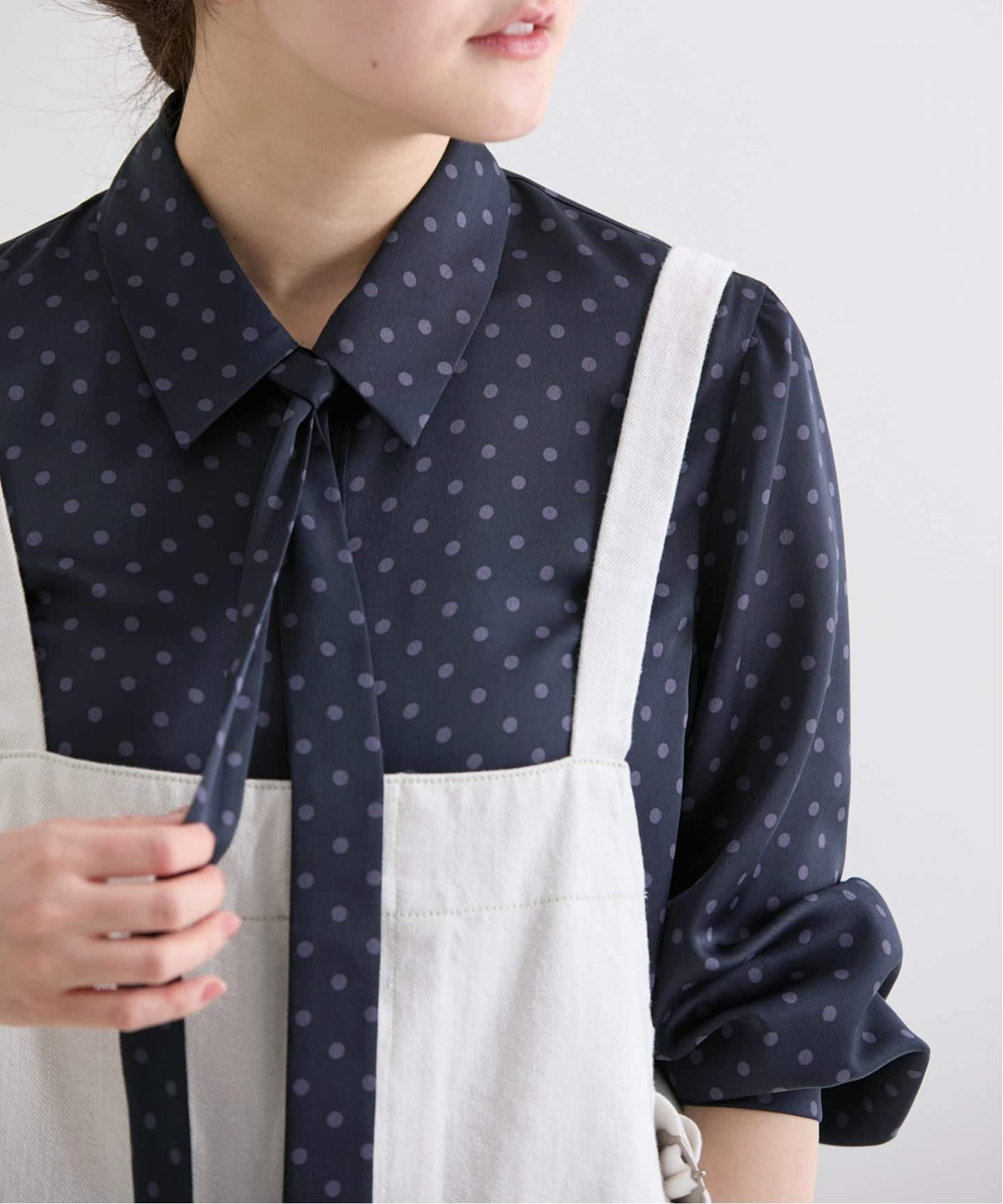 WEB限定/追加4》サテンドットタイ付ブラウス（シャツ／ブラウス