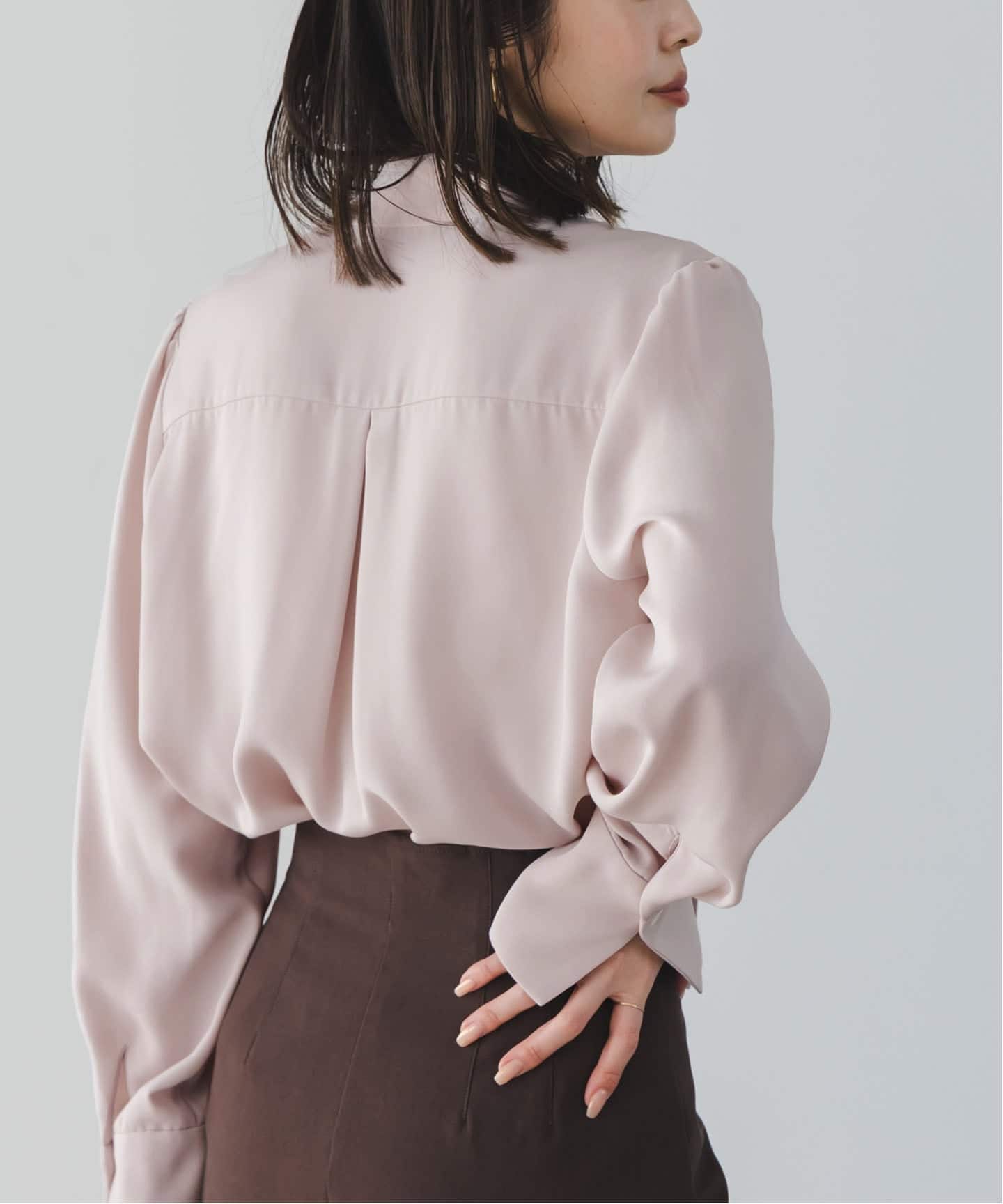 WEB＆日本橋店限定・追加予約》ロイヤルサテンボウタイブラウス