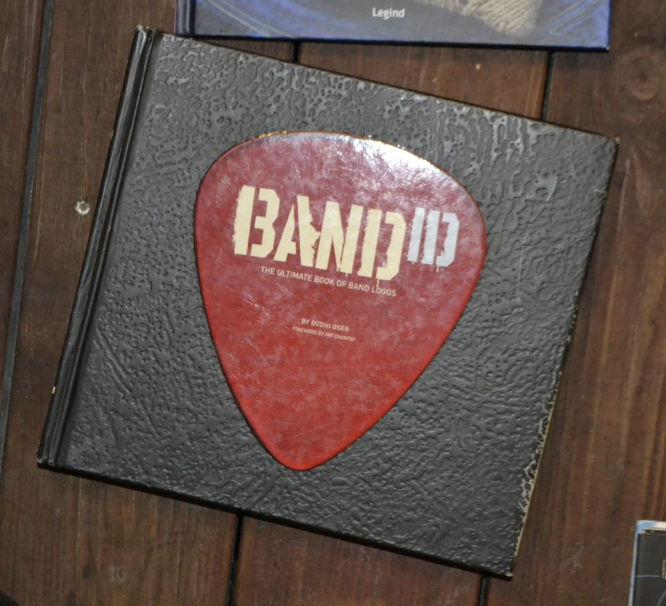 Band ID: The Ultimate Book of Band Logos, af Bodhi Oser | DBA