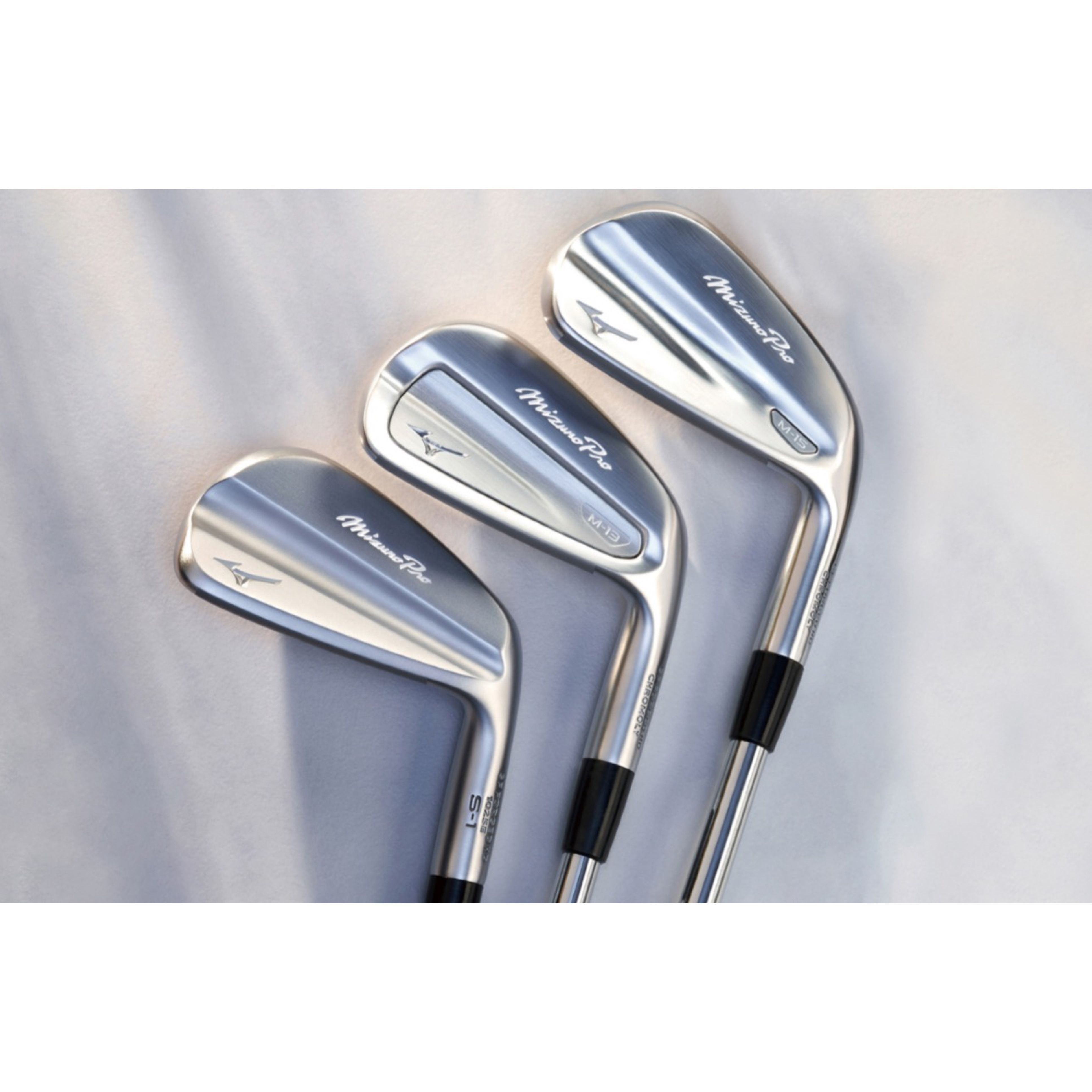 Stacked Golf · Srixon Limited Edition Black Chrome ZXi7 4-PW Set
