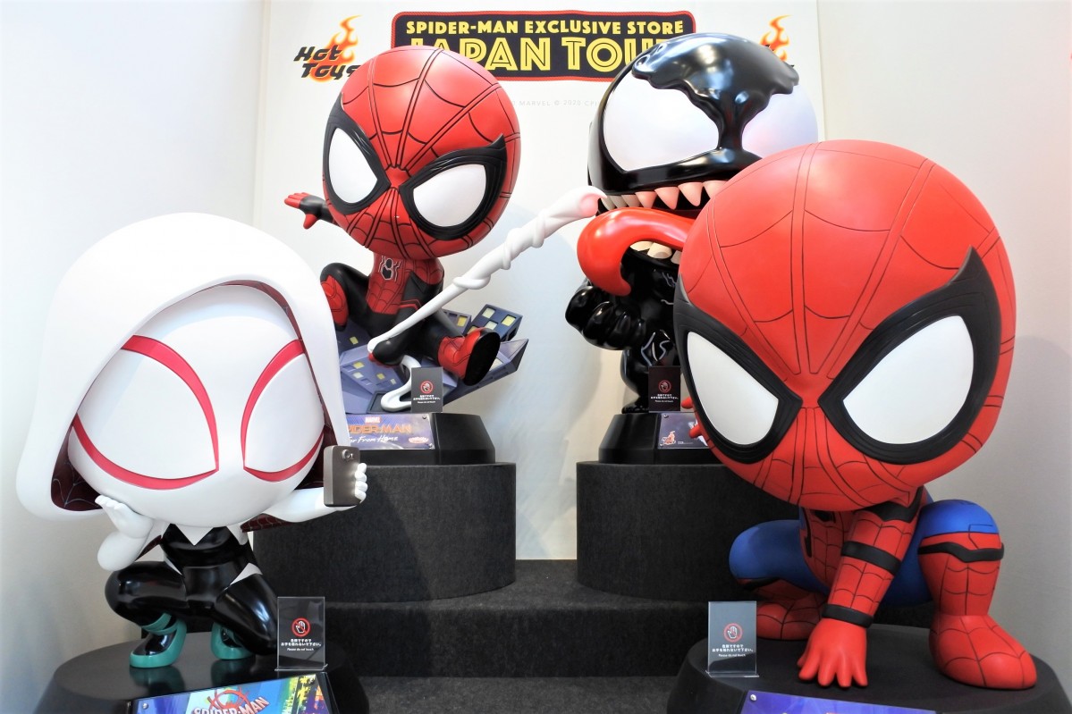 高さ約1.2メートルのコスベイビー4体 - 梅田経済新聞