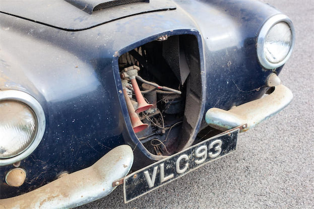 レストア途中で放置されていた、美しきランチア アウレリア B24