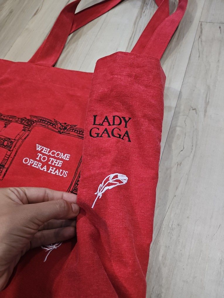 LADY GAGA OPERA HAUS TOTE（RED） Red Opera Haus Tote - Lady Gaga