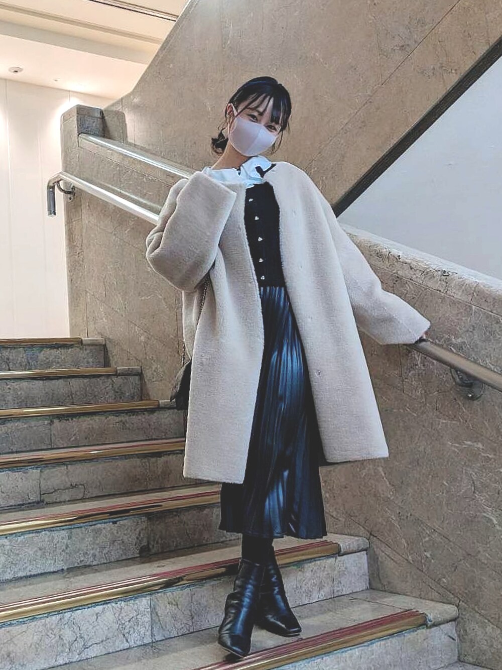 CELFORD（セルフォード）の「フリルカラー付きビジューカーデ（ニット