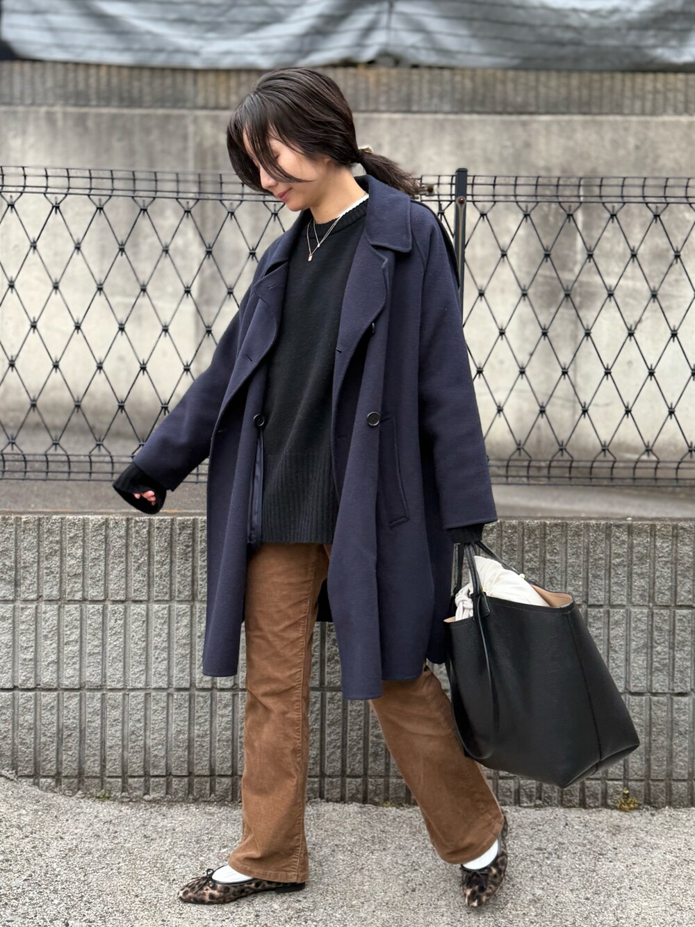 リバー ポンチョコート 23FWを使った人気ファッションコーディネート