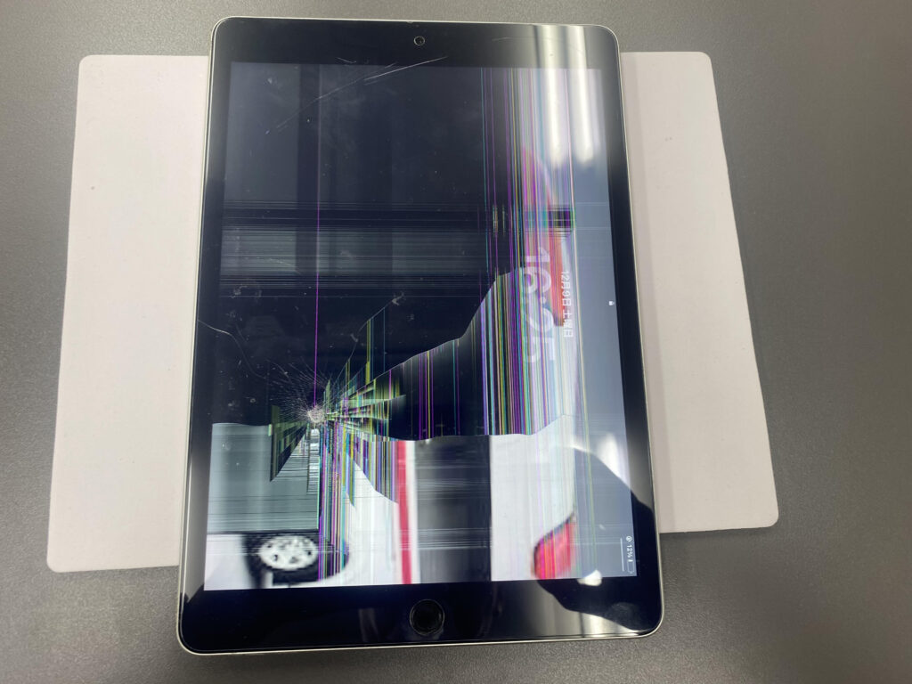 iPad 第9世代 液晶割れ、表示不良修理（守谷市より来店） - スマホ修理
