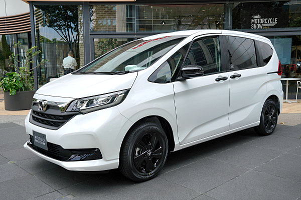 ホンダ フリード ハイブリッド G ブラックスタイル ホワイト Honda