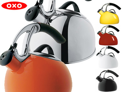 本体を傾けるだけで自然に注ぎ口が開くOXOアップリフトケトル