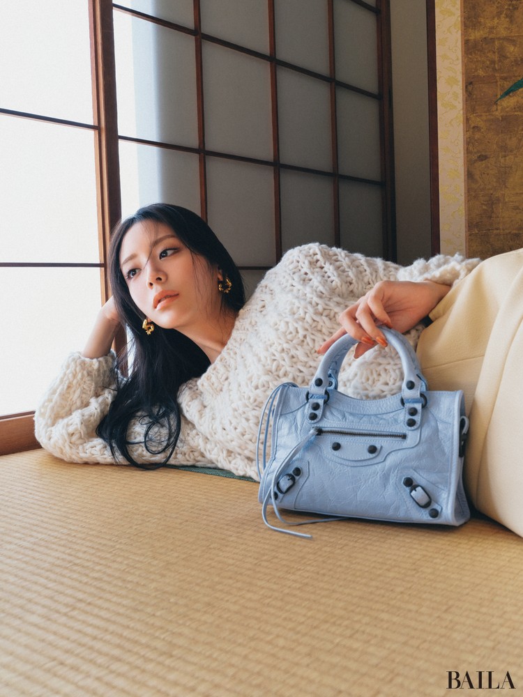 BALENCIAGA（バレンシアガ）】貴島明日香が選ぶ“一生もの”ミニバッグ