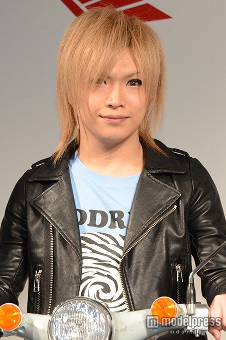 ゴールデンボンバー鬼龍院翔、廃盤音源を無料配布“神対応”に称賛の声