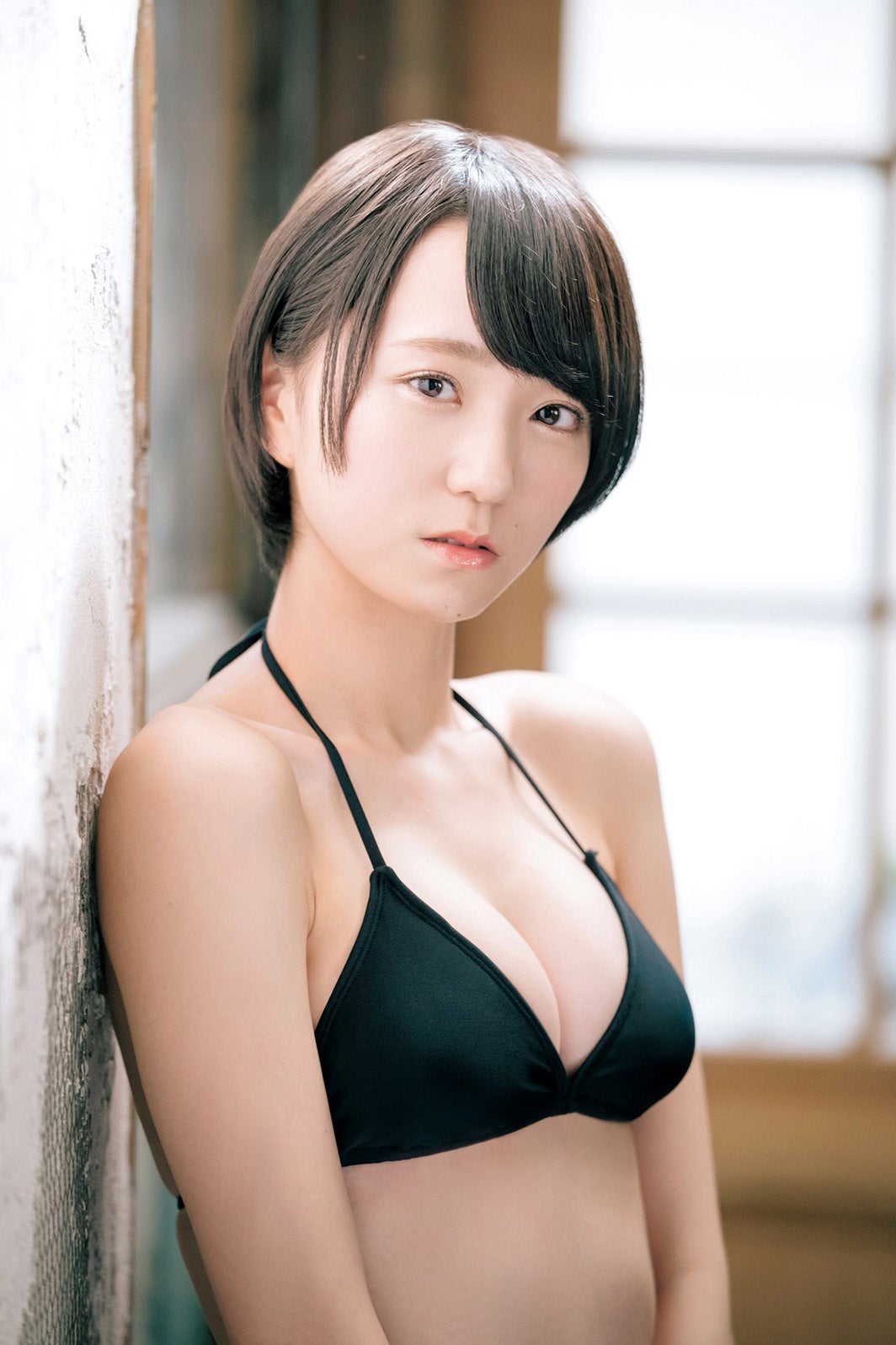 LOVE」野口衣織のナイスバディっぷりがすごい！シャープなビジュアルに