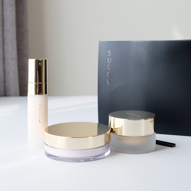 SUQQUのホリデー限定ベースメイクキットをエディターがレビュー