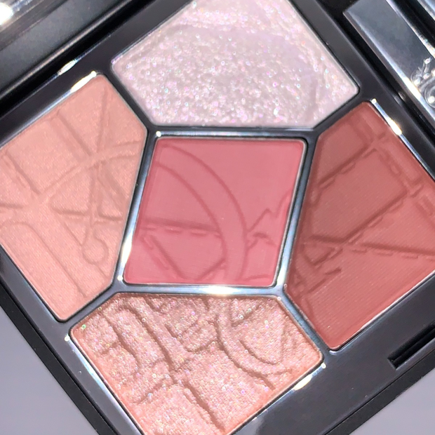 限定Diorアイシャドウ857ローズオーガンザを徹底レビュー | 集英社の