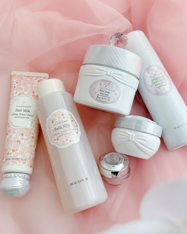ジルスチュアートから“ミルキーホワイトフローラル”のボディ＆ヘアケア