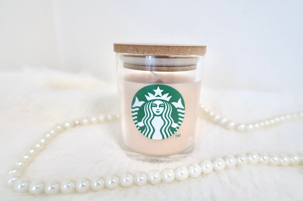 ホリデーシーズン限定】紅茶の香りのスタバのキャンドル | 集英社の