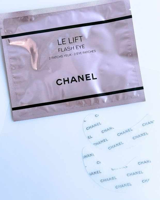 シャネルから目もと用シートマスク登場！ 疲れが見えやすい目もとの