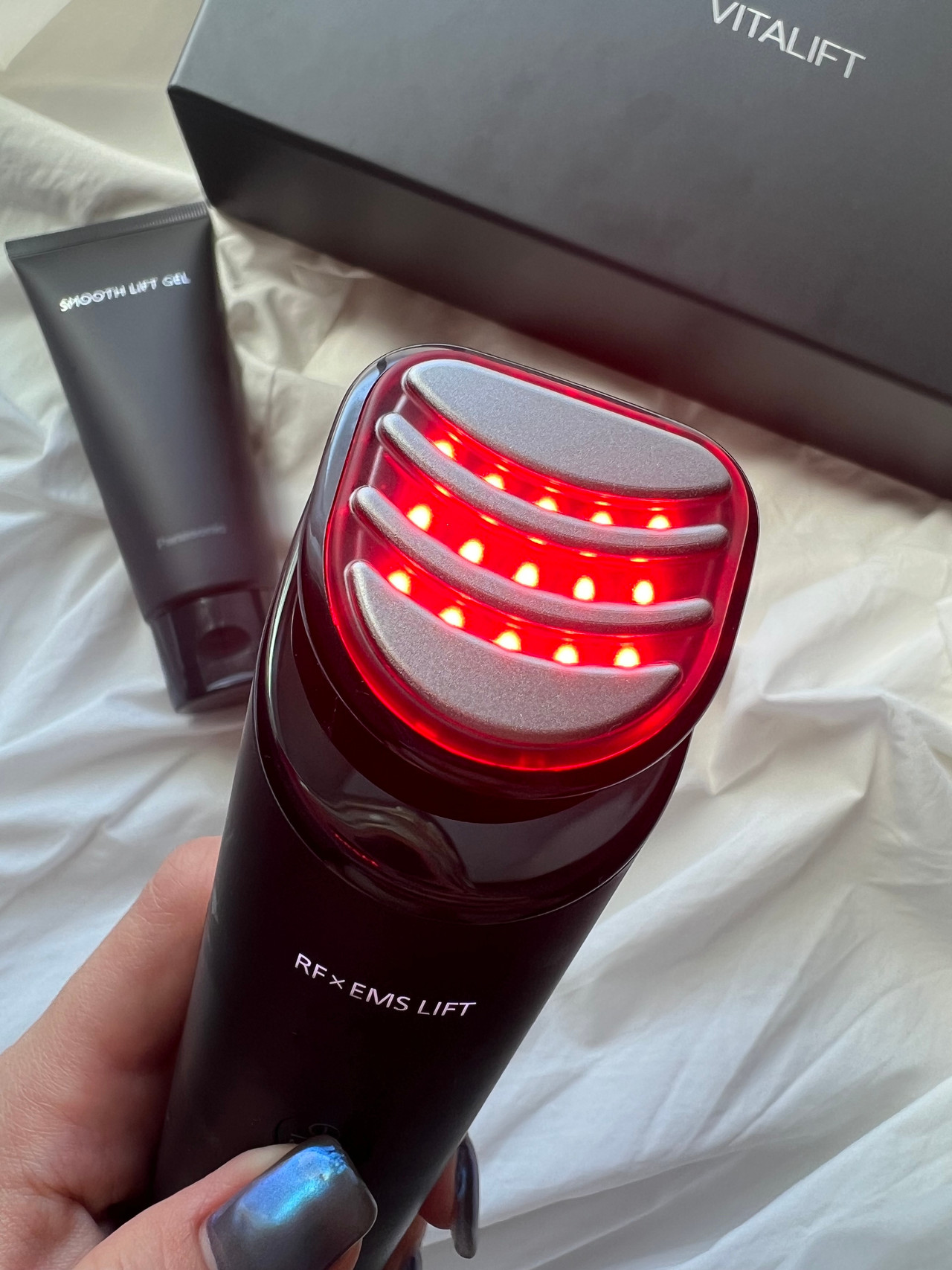 ミドル世代の強い味方】1本9役の美顔器「パナソニック バイタリフト