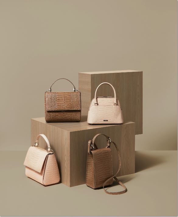 FOXEY」の新作小物で極上のエレガントを完成! | CLASSY.[クラッシィ]