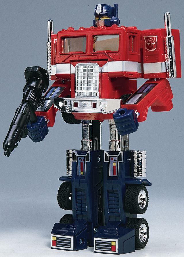 80年代のコンボイが生まれ変わる！新機能搭載トランスフォーマー新