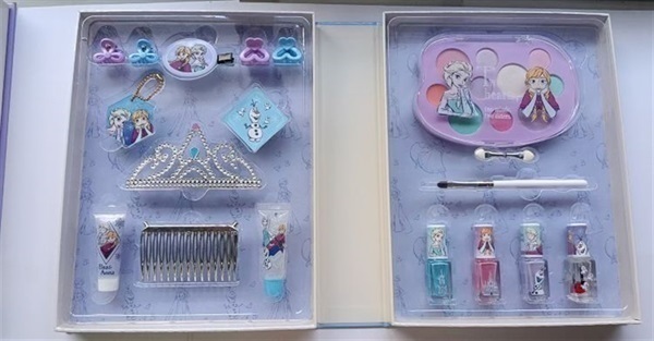 ブック型コスメセット アナと雪の女王 4548387347845 イオン限定