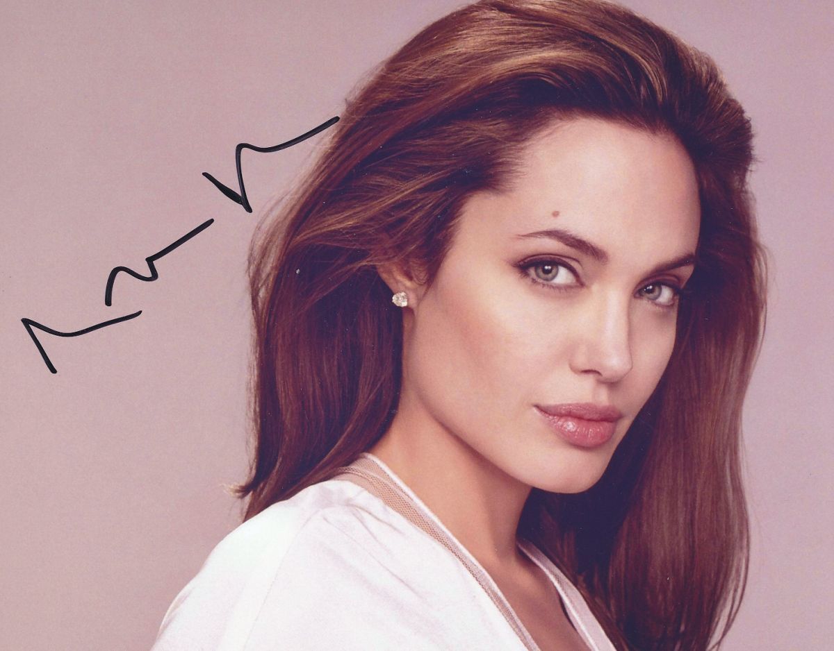 ハリウッド女優 証明書付 アンジェリーナ・ジョリー 直筆サイン入り