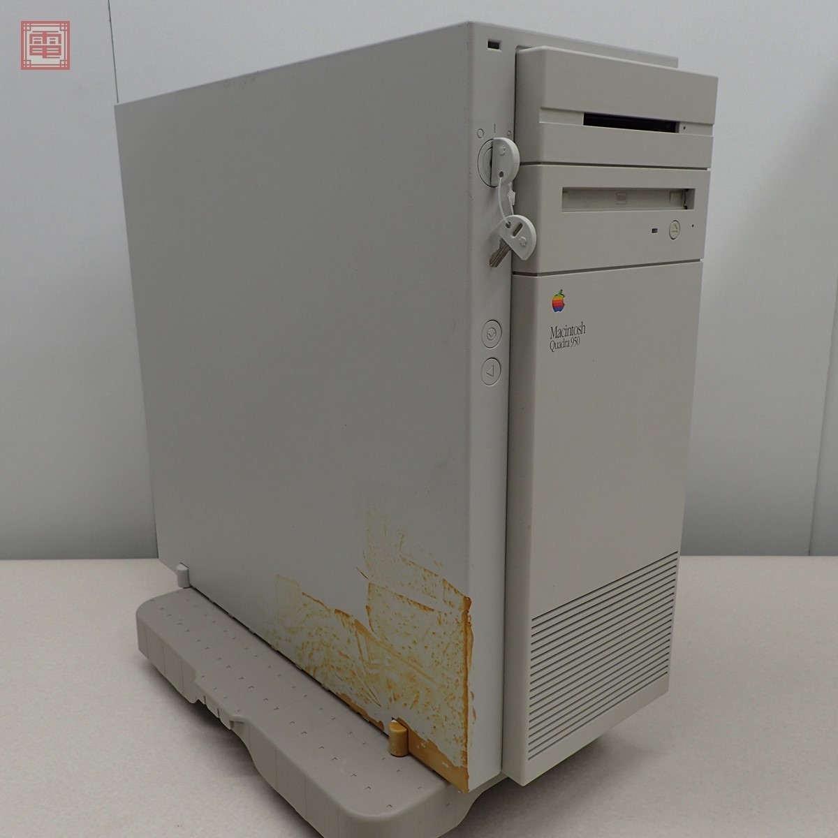 全体的に状態が悪い】Apple Macintosh Quadra 950（M4300）本体 箱付