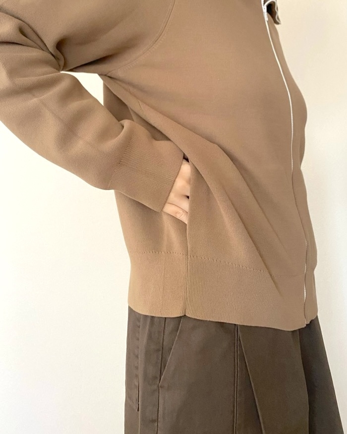 ユニクロC】オンライン即完！話題の「フルジップカーディガン」が買っ