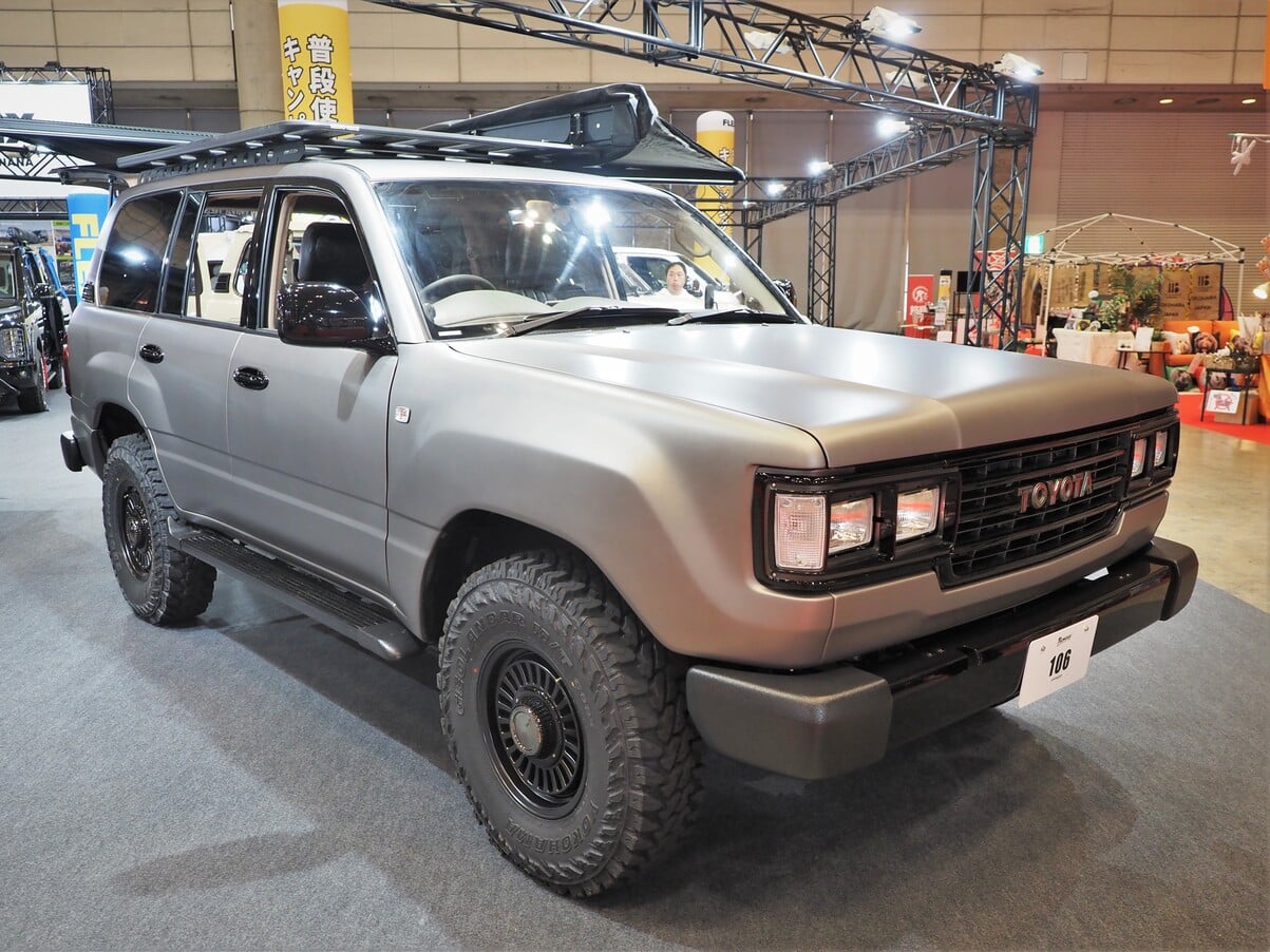 トヨタ ランドクルーザー ZX 改良後モデル 4WD 本革ベージュ内装