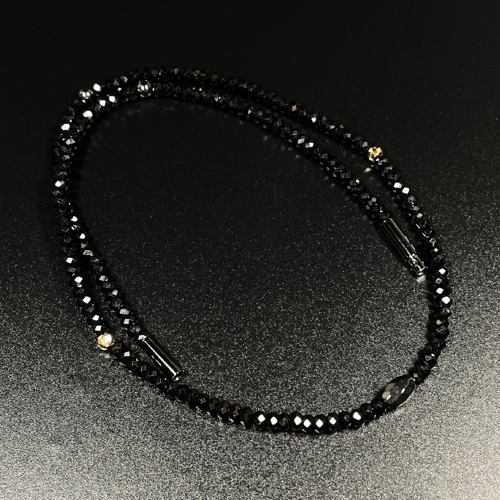 高級感溢れるデザイン］ K18ビーズ ブラックスピネル ヘマタイト 磁気