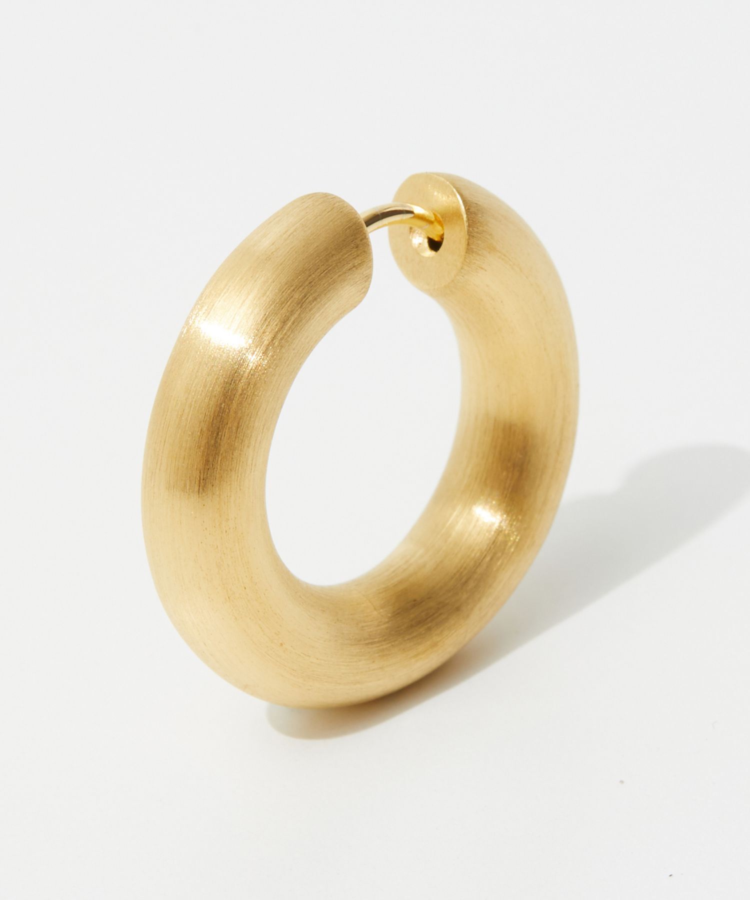 トムウッド TOM WOOD Chunky Hoops Satin Medium Gold