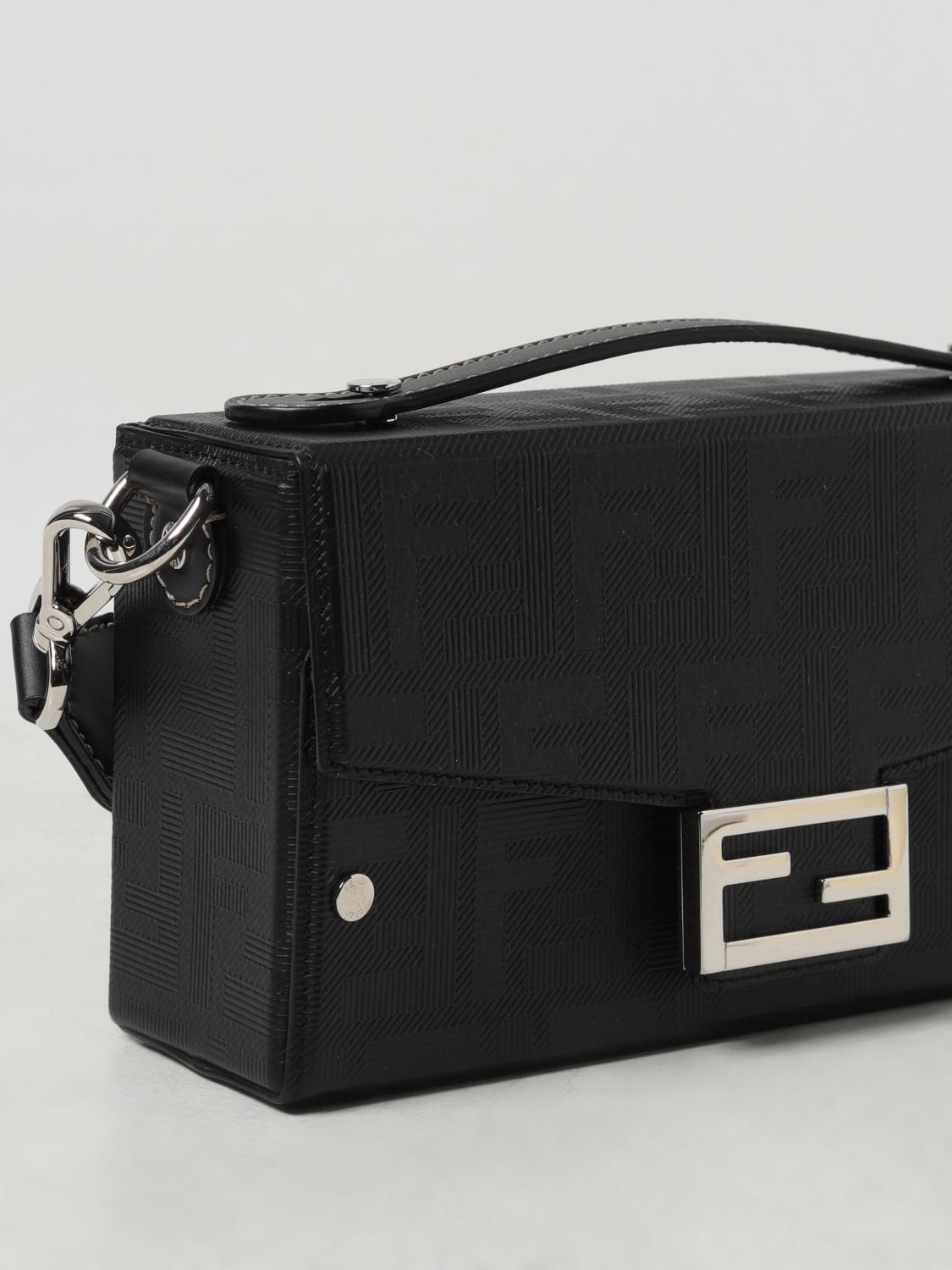 Fendi ショルダーバッグ メンズ - ブラック | 7VA565AJF4 | GIGLIO.COM