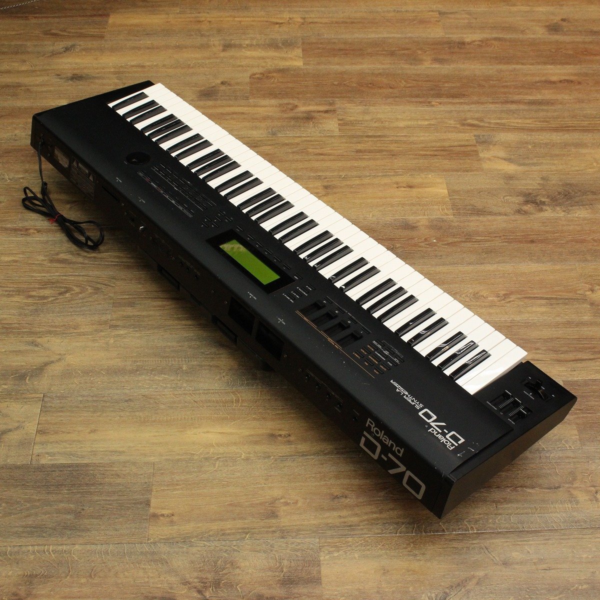 Roland D-70 