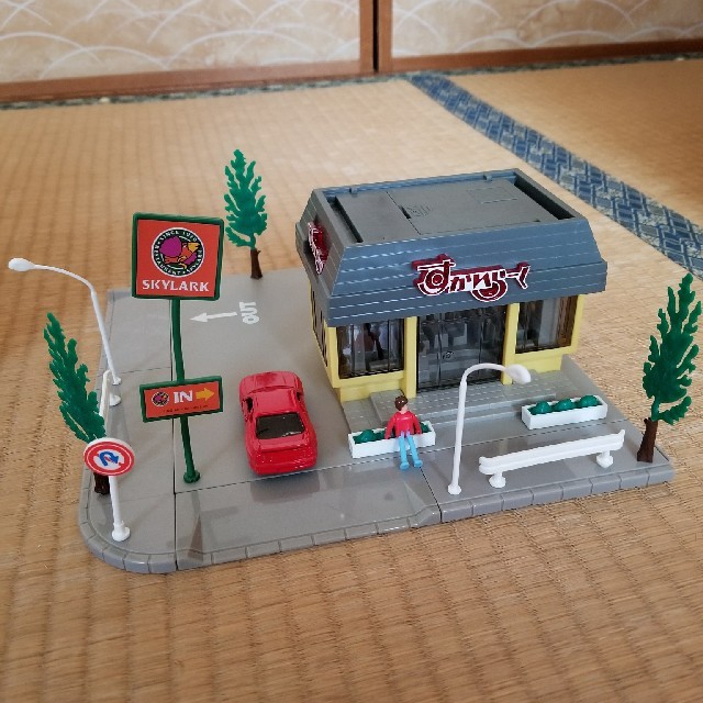 トミカタウン ☆トミカ☆ トミカタウン すかいらーく すかいらーく