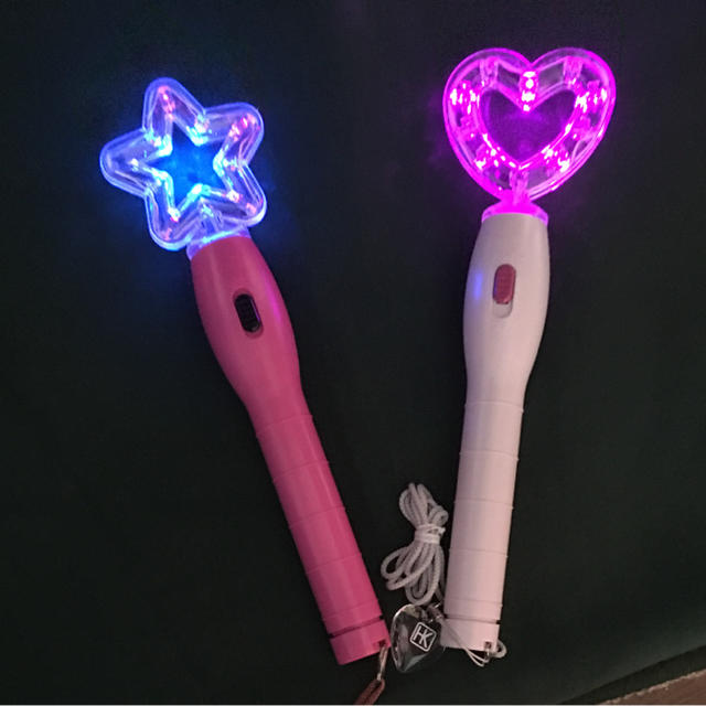 氷川きよしのペンライト2本セット(氷川きよしのロゴ入りハート根付け