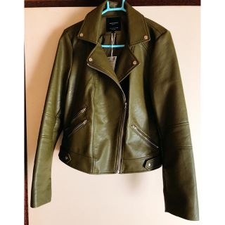 ZARA（ライダースジャケット ・ グリーン・カーキ/緑色系）のフリマ