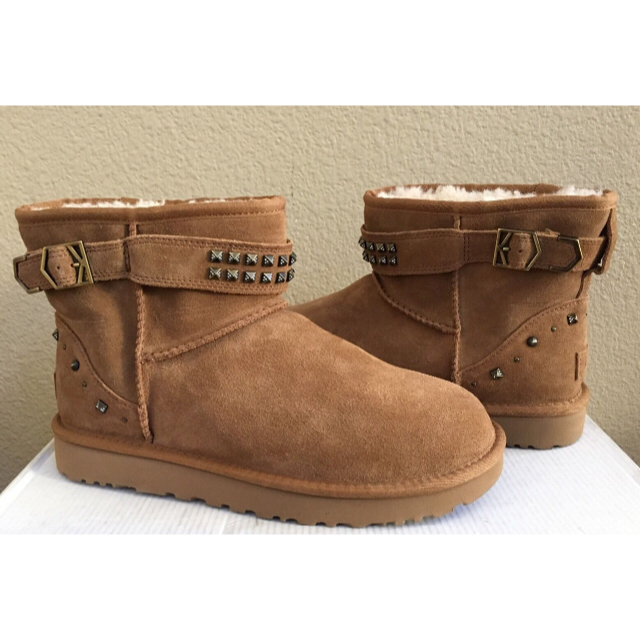 UGG - アグ ネバ デコ スタッズ ミニムートンブーツの通販 by 真摯's