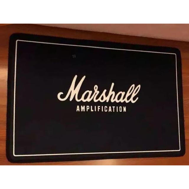 新品☆送料込み☆マーシャルアンプデザインラグマット☆60×40cm☆玄関