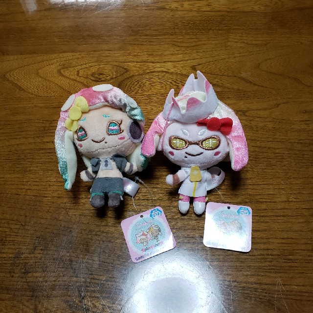 スプラトゥーンサンリオコラボ ヒメ イイダ マスコット ぬいぐるみ