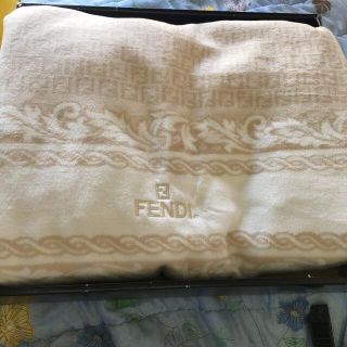 FENDI（毛布）のフリマアイテム一覧