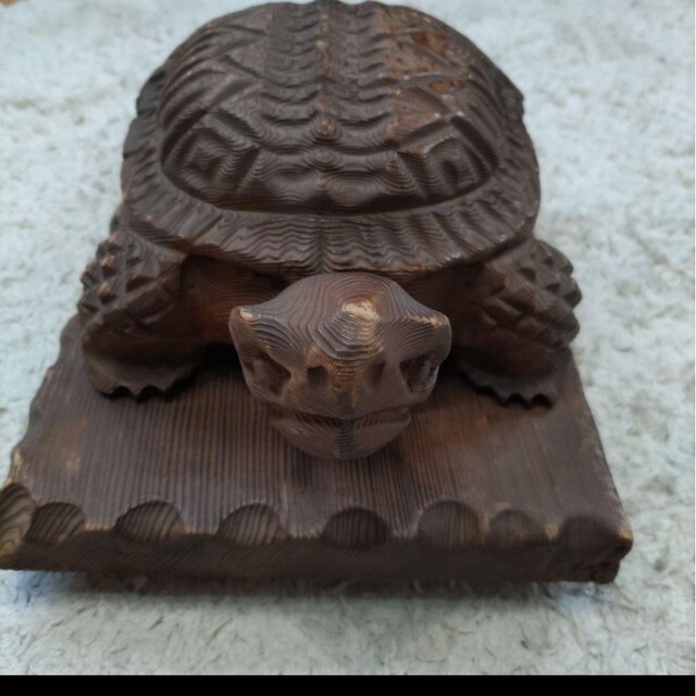 木彫りの亀の置物 工芸品の通販 by みゆべあ's shop｜ラクマ